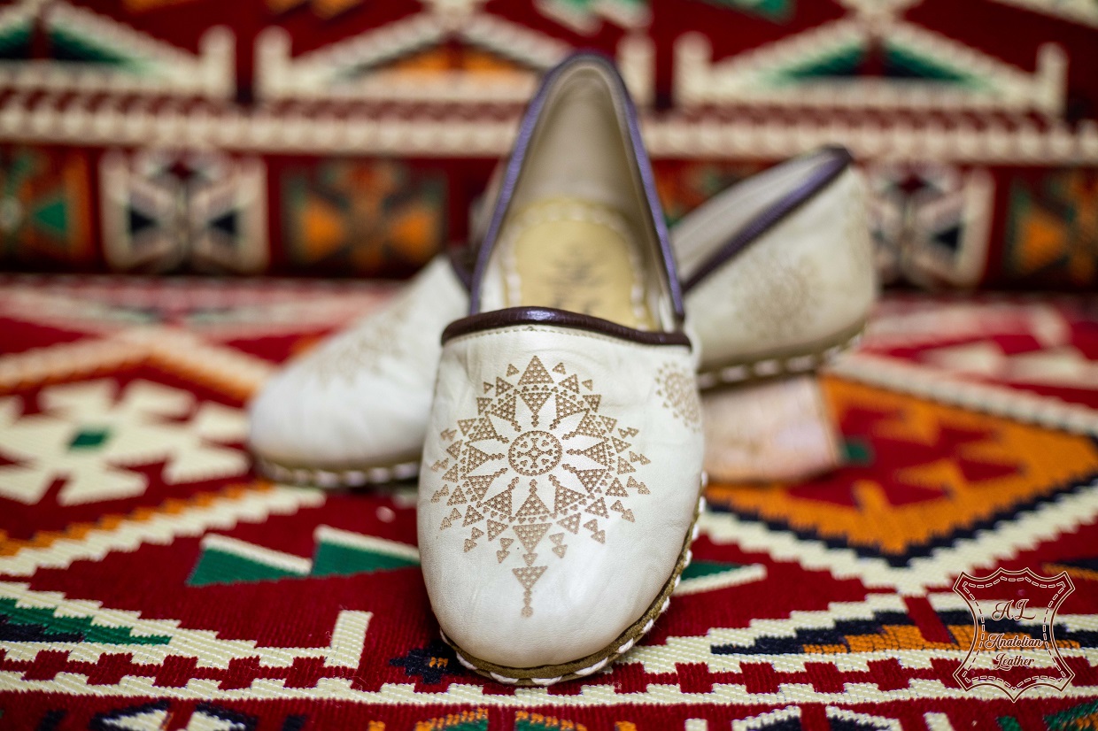 Laser Ottoman Half Beige