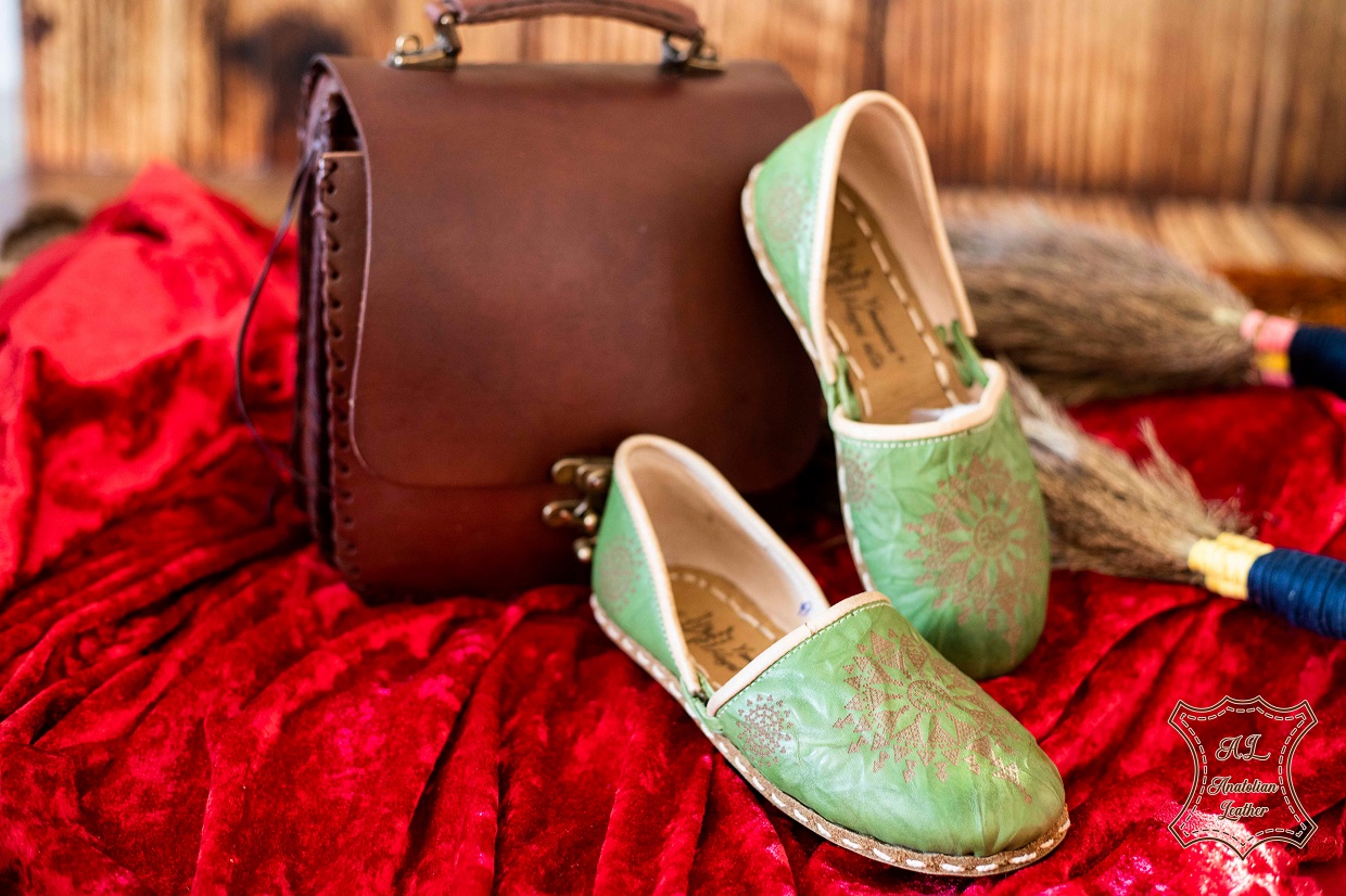 Laser Ottoman Half Light Green